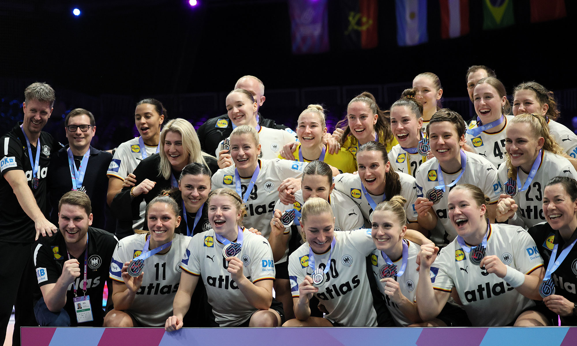 DHB-Frauen gewinnen Silber in Rotterdam
