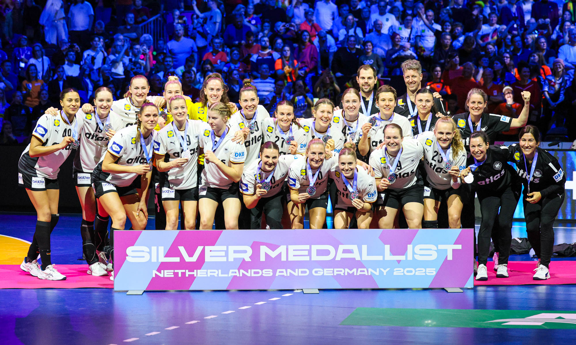 DHB-Frauen gewinnen Silber in Rotterdam